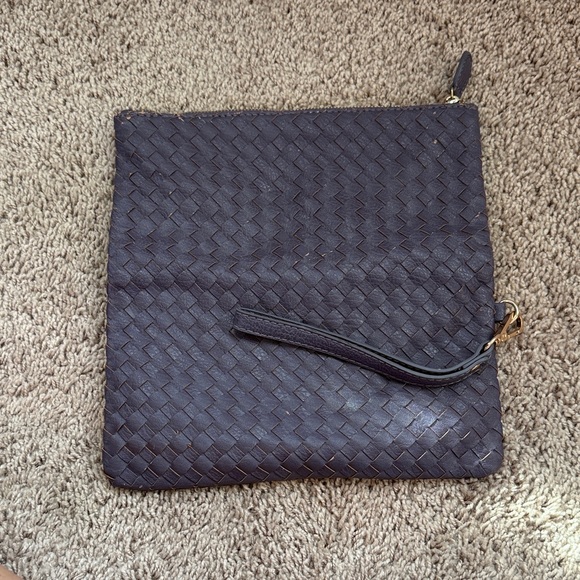 Urban Expressions Black Woven Clutch - Picture 2 of 3